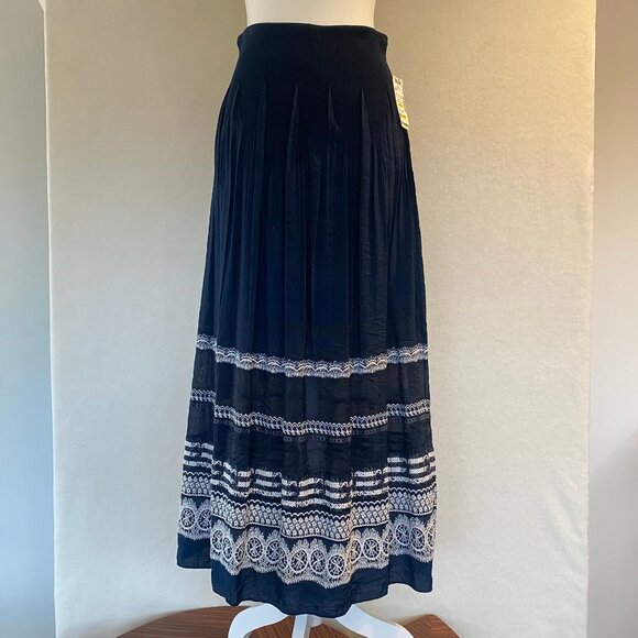 NWT Max Edition Maxi Skirt Navy Blue with White Embroidery Size Small Petite - Picture 1 of 6